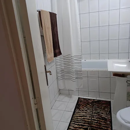 Adi's Apparthotel *